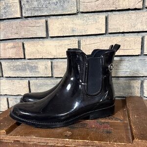 Michael Kors Glossy Black Chelsea Rain Ankle Boots size 8
